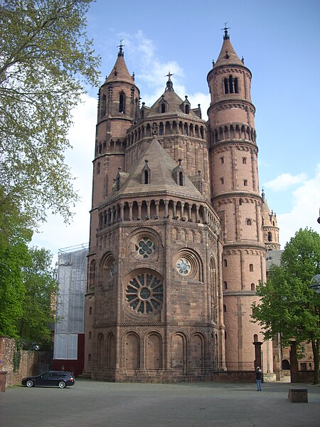 File:Wormser Dom Westchor Westtürme.jpg