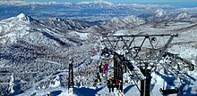 山頂から俯瞰した横手山スキー場