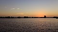 Zicht vanaf het water op de Alde Feanen van het It Fryske Gea. Waardevol natuurgebied in Friesland.