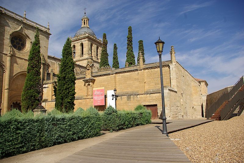 File:® S.D. CIUDAD RODRIGO MURALLA VISTA - panoramio (9).jpg