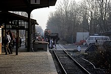 Streckenverlängerung nach Mahlow mit Bauzug südlich des Bahnübergangs Prinzessinnenstraße (1992)