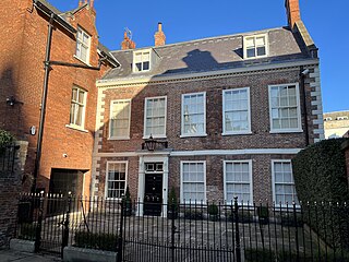 <span class="mw-page-title-main">10 Precentor's Court</span> Grade II* listed building in York, England