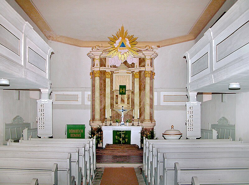 File:20110418910DR Großböhla (Dahlen) Dorfkirche zum Altar.jpg