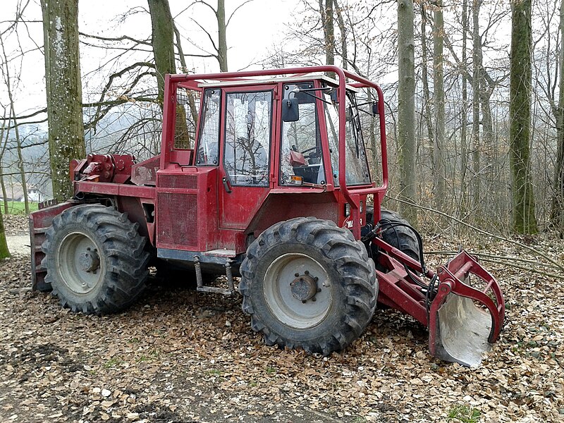 File:2013-04-06 Forestry tractor 16.24.50.jpg