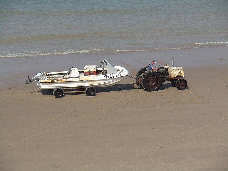 File:2018-07-16 Crab boat, Cara Marie, YH2470, (ship 1999), Overstrand beach (3).JPG