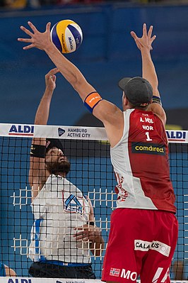 2019-07-06 BeachVolleyball Weltmeisterschaft Hamburg 2019 StP 0074 LR por Stepro.jpg