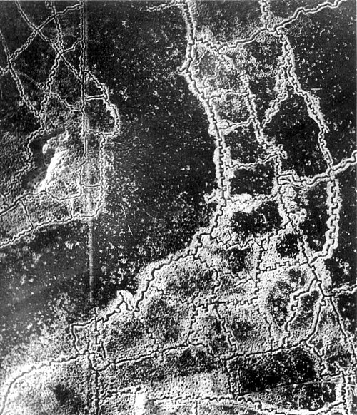 An aerial photograph showing opposing trenches and no man's land between Loos and Hulluch during World War I