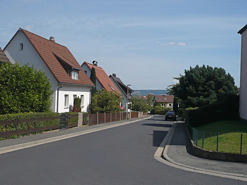 File:Ahornweg Bayreuth.JPG