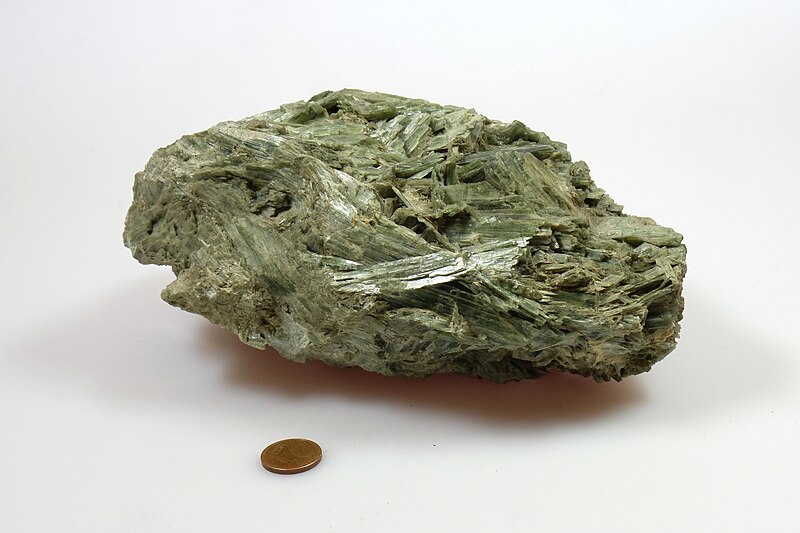 File:Aktinolith-pfitschtal.jpg