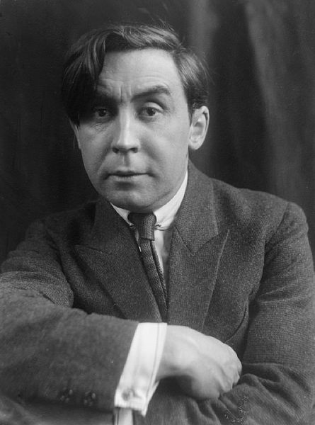 File:Albert Gleizes, c.1920, photograph by Pierre Choumoff..jpg