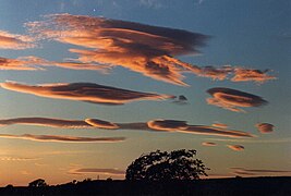 レンズ高積雲の二重雲