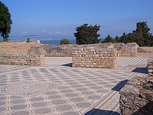 Mosaicos en la parte romana de la ciudad antigua de Ampuries