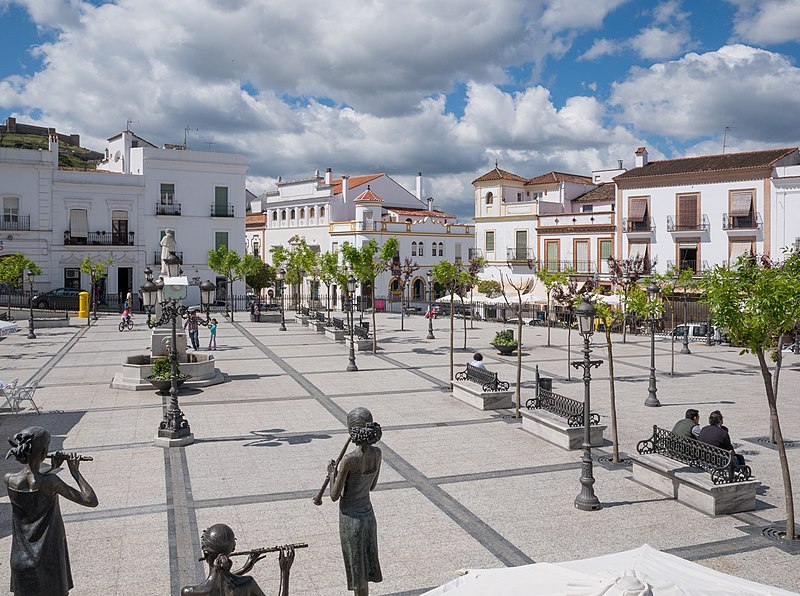 File:Aracena - Plaza Marqués de Aracena 01.jpg