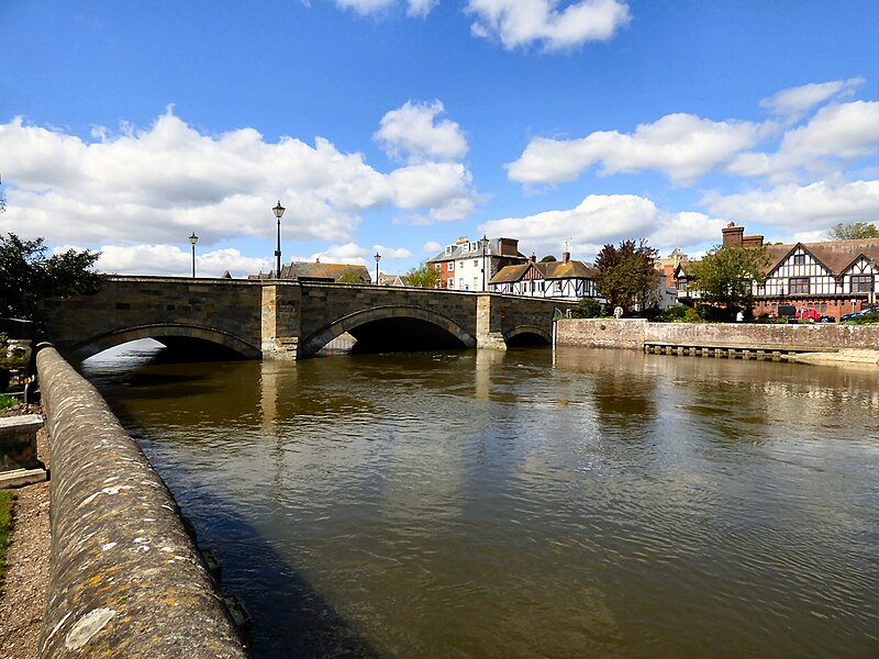 File:Arundel Bridge - geograph.org.uk - 5739297.jpg