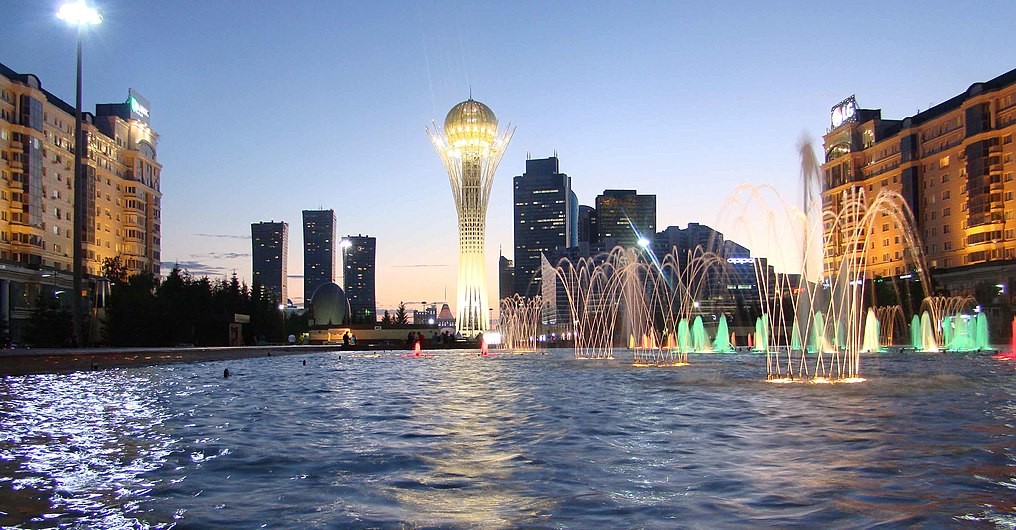 Astana at the evening (cropped).jpg