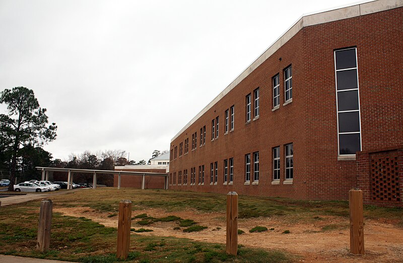 File:Auburn Logo 9000 Facade 2.jpg