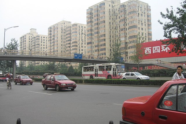 Xiali taxicabs in Beijing in 2005; The fare of Xiali was 1.2 yuan per kilometer, while Citroën Fukang was 1.6 yuan per kilometer