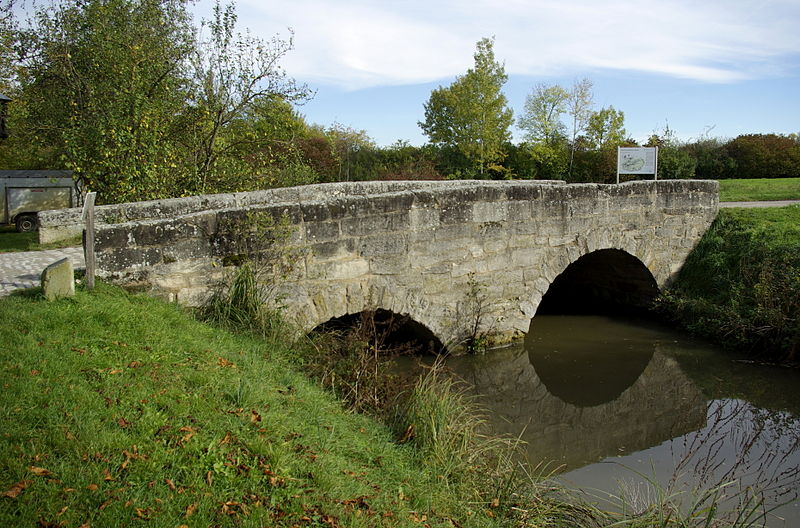 File:Bad Windsheim, Fränkisches Freilandmuseum, Sandsteinbrücke aus Unteraltenbernheim-002.jpg