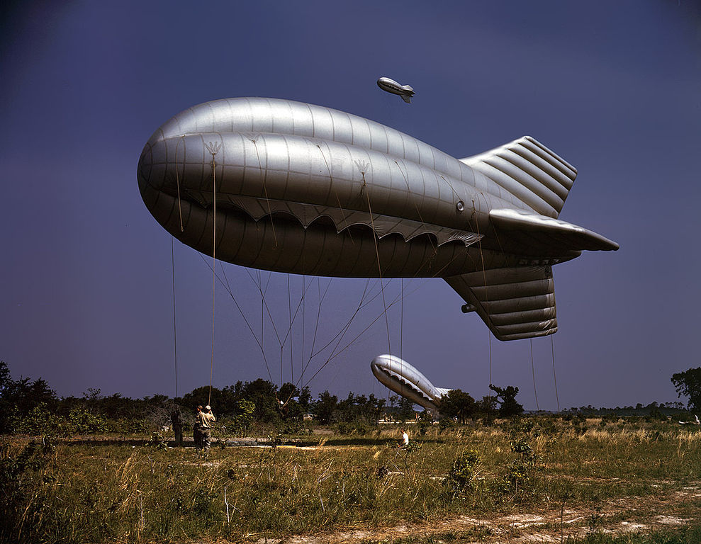 Ballon de barrage 989px-Barrage_balloon_fsac_1a35100