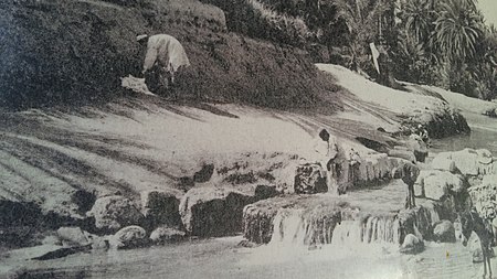 Barrage de l'oued Barouq et jetées voisines faites de matériaux antiques 01.jpg