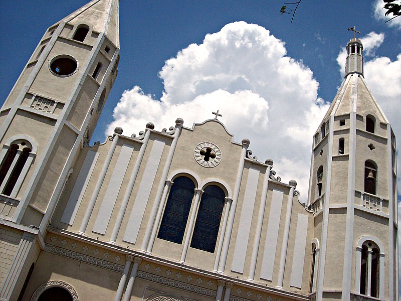 File:Basilica Coromoto.jpg