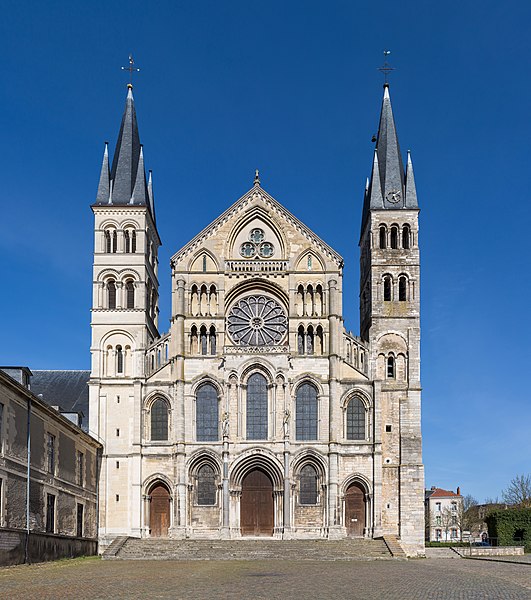 File:Basilique Saint-Remi de Reims Exterior 2, Reims, France - Diliff.jpg