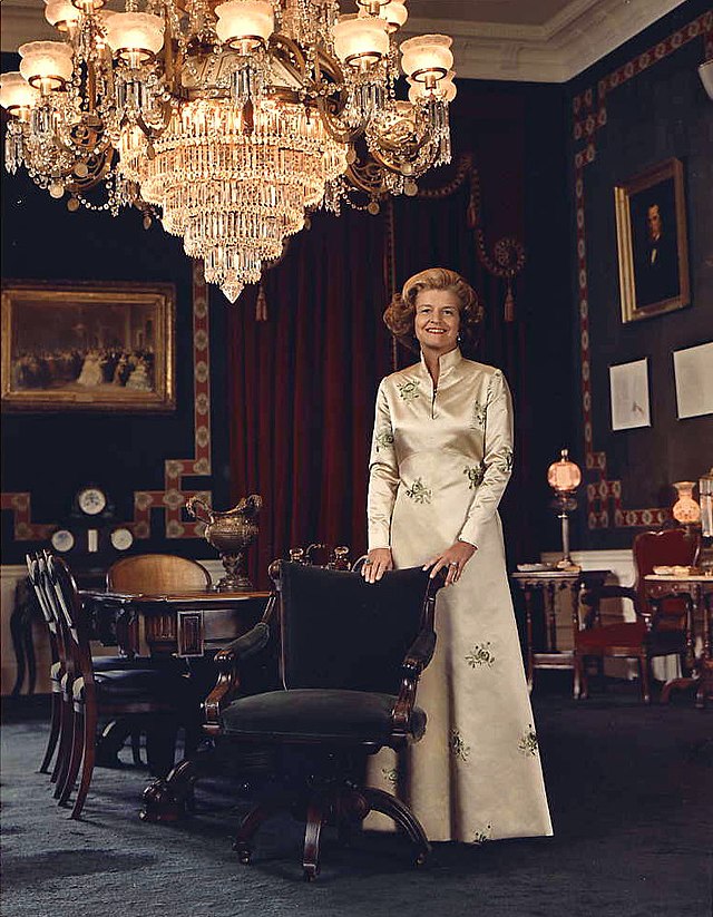 File:First Lady Betty Ford's brown gown with ivory cape.jpg