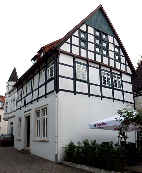 File:Bielefeld Denkmal An der Stiftskirche 12.jpg