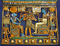 Bijou de la tombe de Toutânkhamon (musée du Caire Egypte) (1815592396).jpg