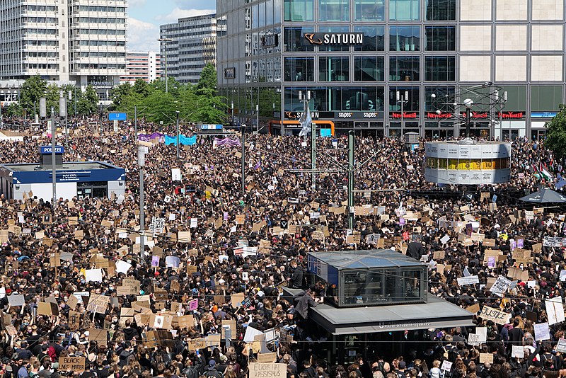 File:BlackLivesMatter protest Alexanderplatz Berlin 2020-06-06 25.jpg
