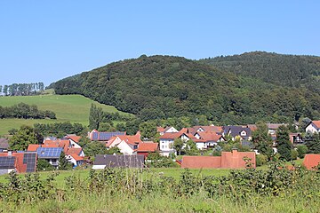 Datei:Blick_von_Südwesten_über_Elters_zum_Kohlberg.jpg