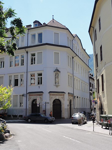 File:Bozen 1 (22).JPG