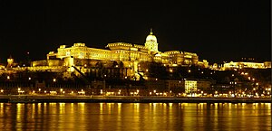 Buda Castle by night 2.jpg