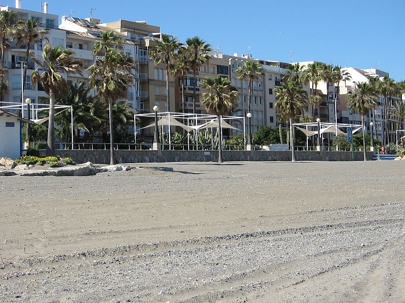 File:Buildings paseo marítimo Estepona.jpg