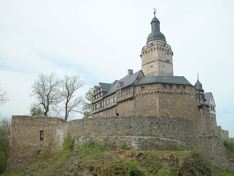 File:Burg Falkenstein im Harz (April 2009).jpg