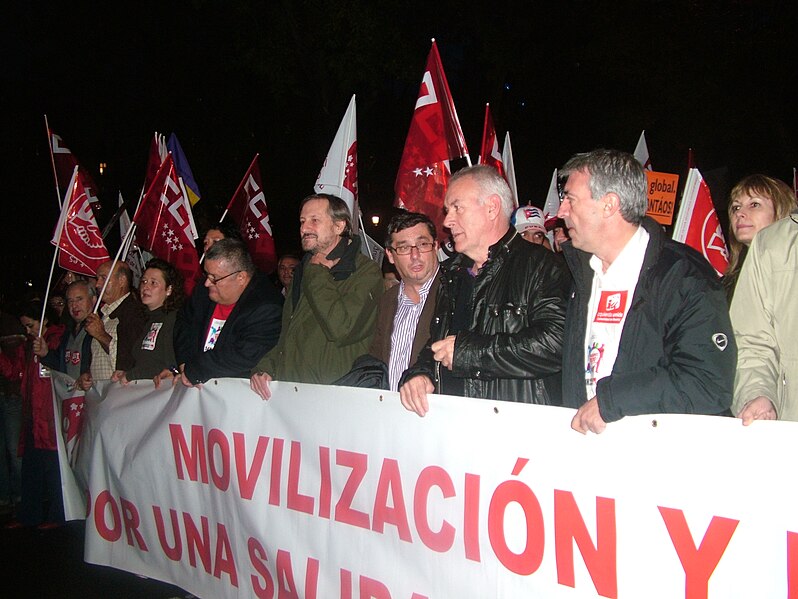 File:Cabecera de IU en la manifestación del 14N en Madrid.jpg