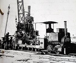 Formación carguera realizando maniobras en el muelle de Navy Ponit