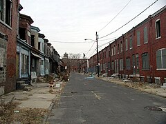 اکثر قسمت‌های شهر کمدن در نیوجرسی دچار زوال و پوسیدگی شهری شده‌است.