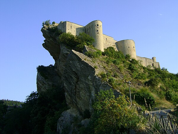 The King of Strongcliff's castle (the Castle of Roccascalegna in Abruzzo, southern Italy)