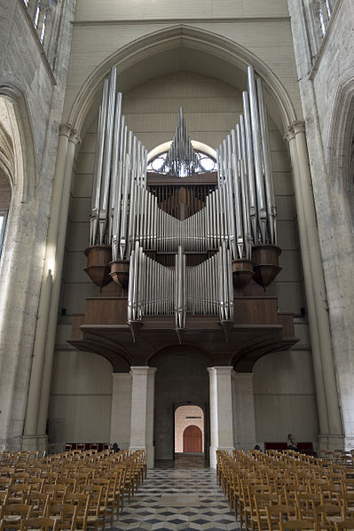 File:Cathédrale Saint-Pierre de Beauvais, orgue.jpg