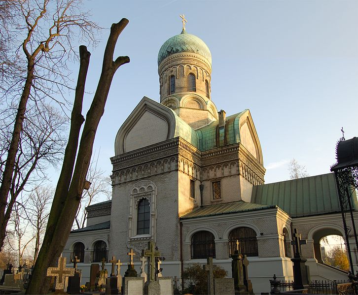 File:Cerkiew prawosławna na Woli z cmentarzem prawosławnym 01.jpg