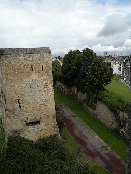 File:Château de Caen 11.JPG