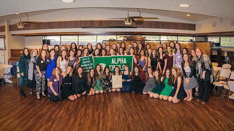 File:Chartering of the Beta Xi chapter of Alpha Epsilon Phi at Chabad at Texas A&M University.jpg