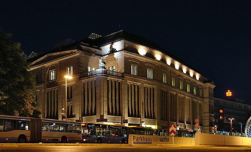 File:Chemnitz-Tietz-night.jpg