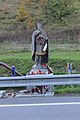 Socha svatého Kryštofa (krom jiného patrona řidičů) u mostu v Chudolazech, u níž šoféři troubí či alespoň používají světelnou houkačku.