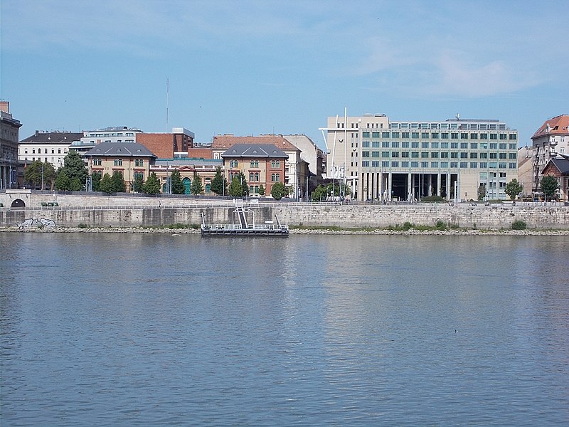 File:Corvinus University from Újbuda, 2020 Ferencváros.jpg