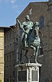 1035) Statue de Cosme de Medicis, par Jean de Bologne, Florence, Italie. 8 décembre 2011