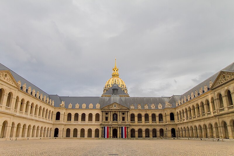 File:Cour d'honneur des Invalides, Paris 11 June 2013.jpg