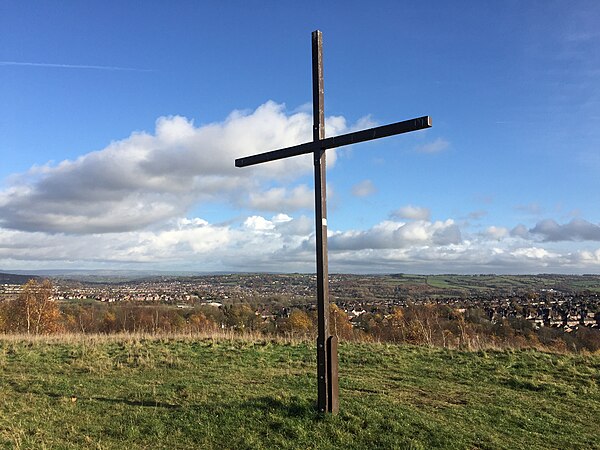 Image: Cross on the summit of Sneyd Hill Park   geograph.org.uk   5207757