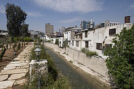 Damascus Banyas Stream houses 7934.jpg